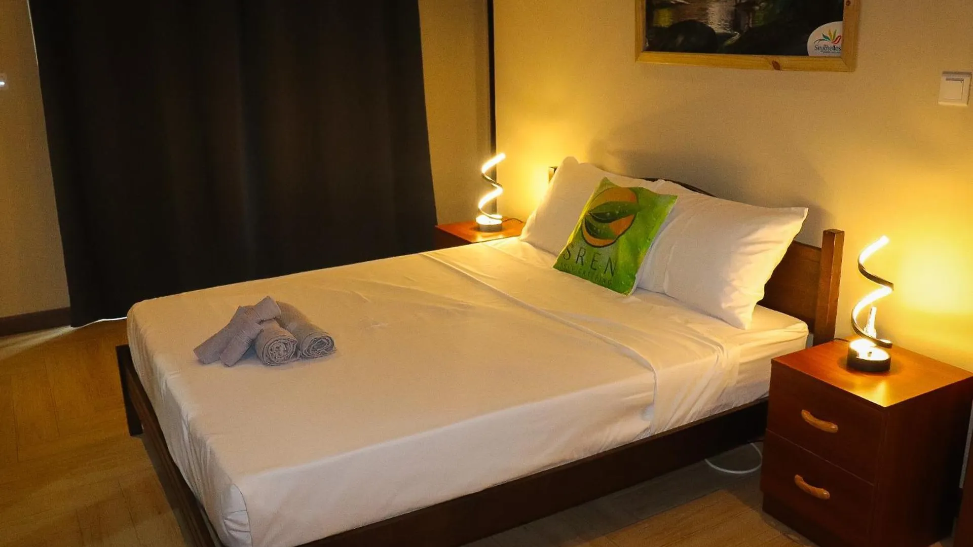 Sren Self Catering Apartment Anse Royale Seychely