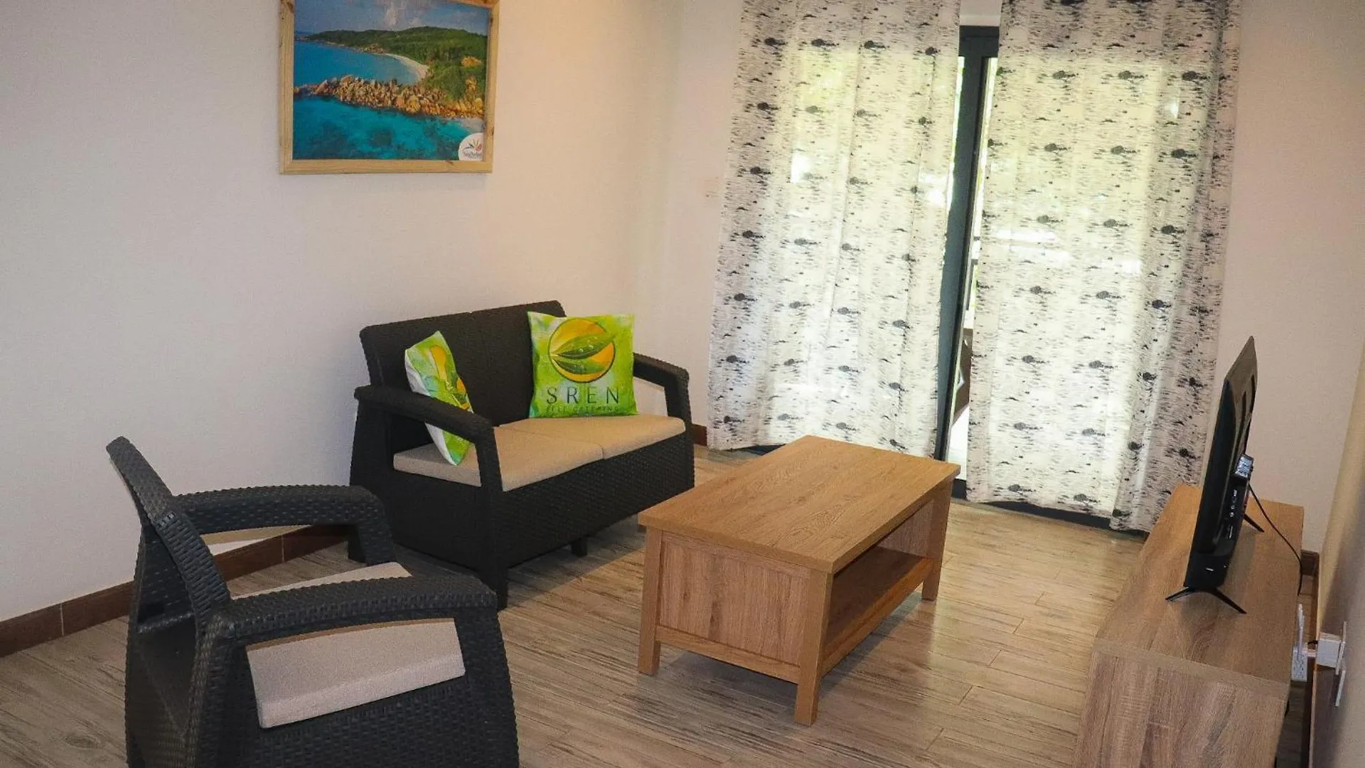 Sren Self Catering Apartment Anse Royale